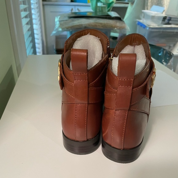 Ralph Lauren Caramel Brown Chelsea Boots. Size 6 1/2. - Picture 8 of 9